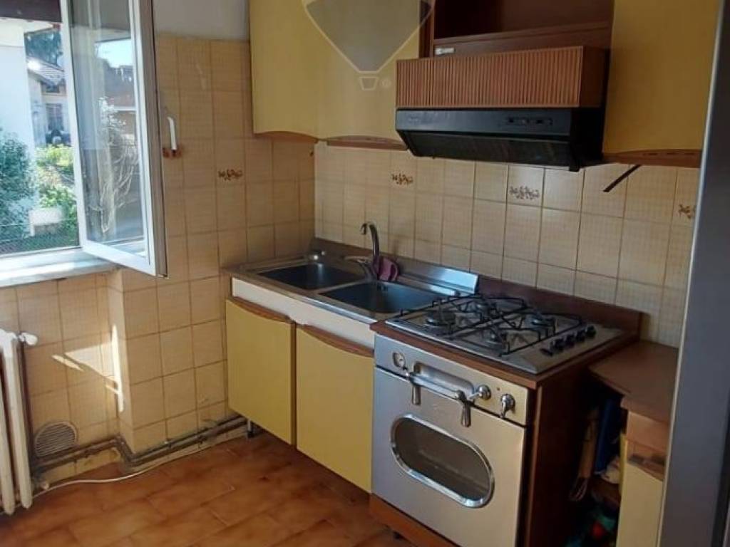Appartamento a Cittiglio in Via Vittorio Veneto, 5 - Foto 4