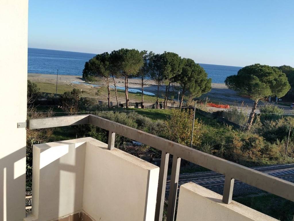 Appartamento a Bianco in Via Cristoforo Colombo - Foto 2