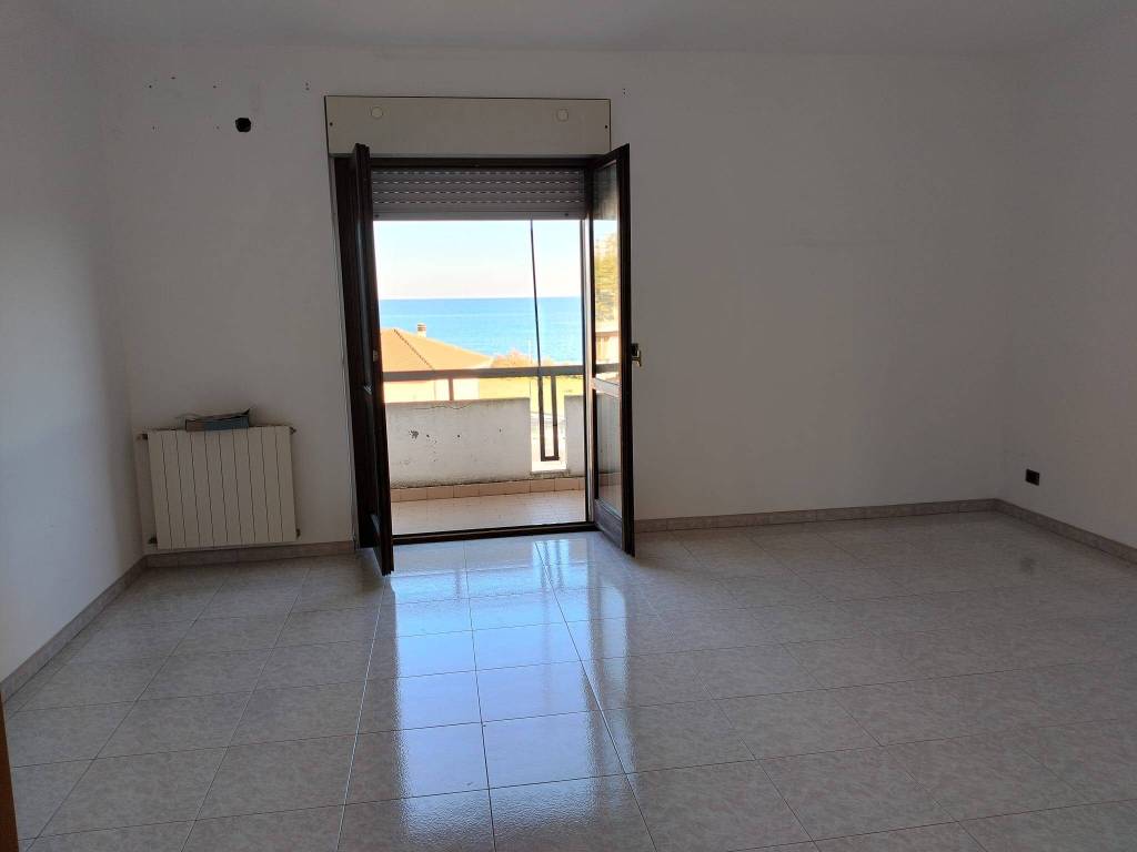 Appartamento a Bianco in Via Cristoforo Colombo - Foto 3