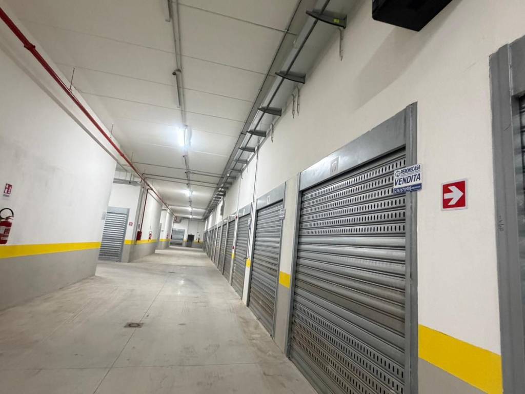 Box / garage a Torre del greco in Viale Campania - Foto 3