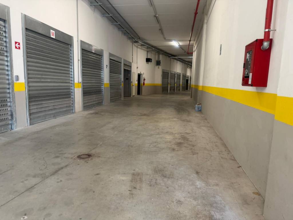 Box / garage a Torre del greco in Viale Campania - Foto 4