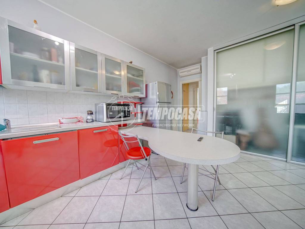 Appartamento a Sesto calende in Viale Ticino - Foto 4