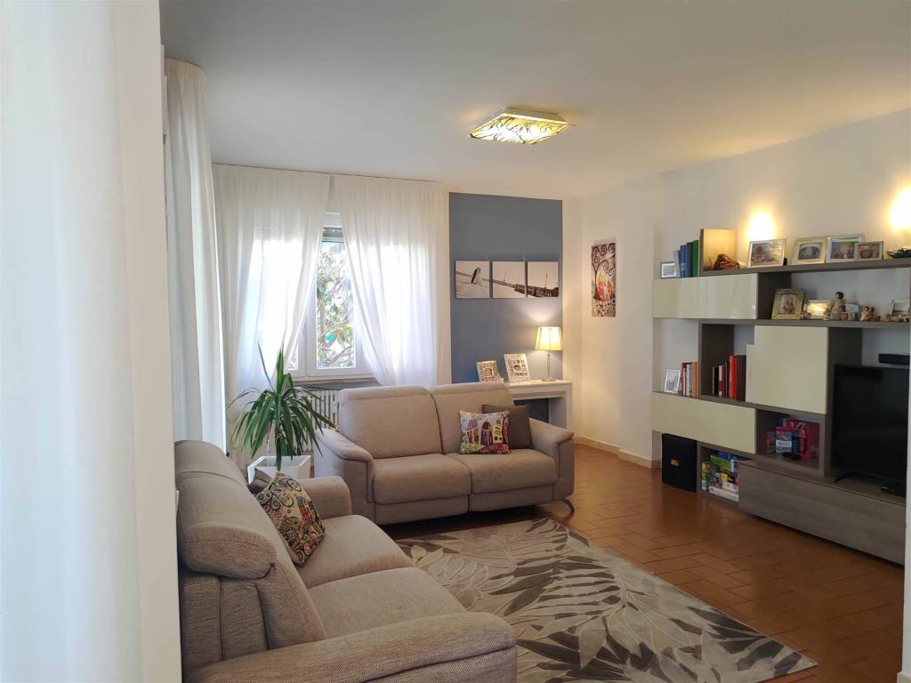 Appartamento a Livorno in Via Medaglie D` Oro Della Resistenza, 22 - Foto 4