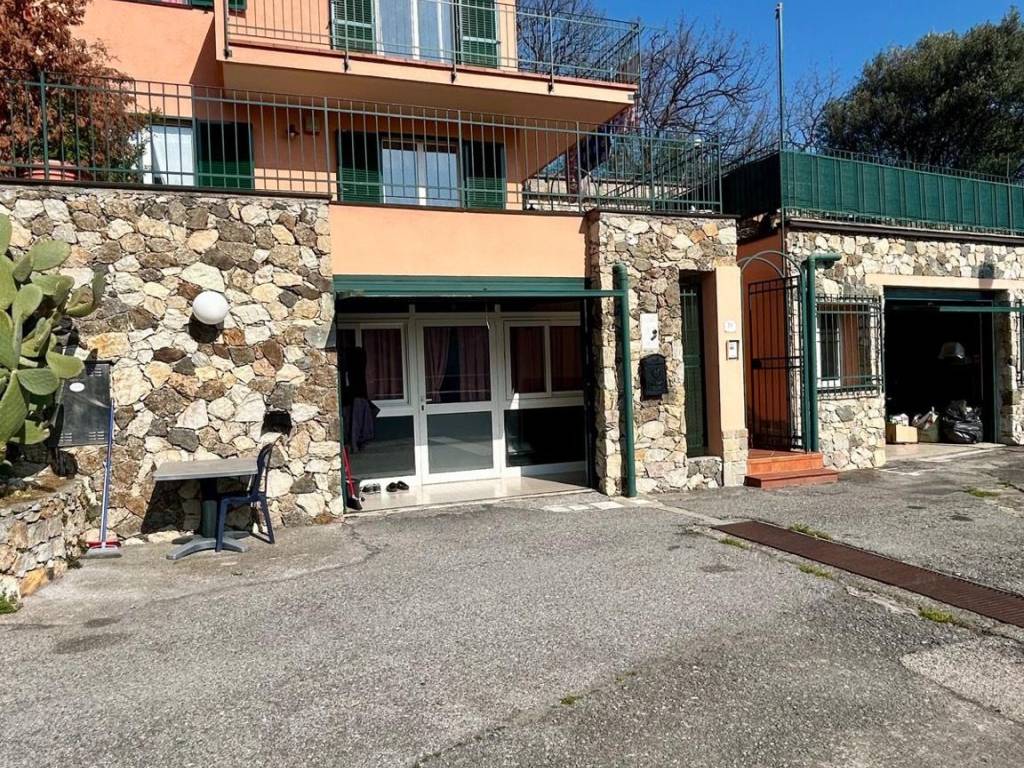 Villetta a schiera a Albissola marina in Via Poggio del Sole - Foto 4