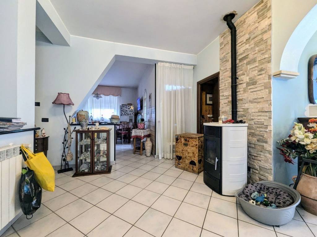 Attico / mansarda a Aprilia in Via Guglielmo Marconi - Foto 4