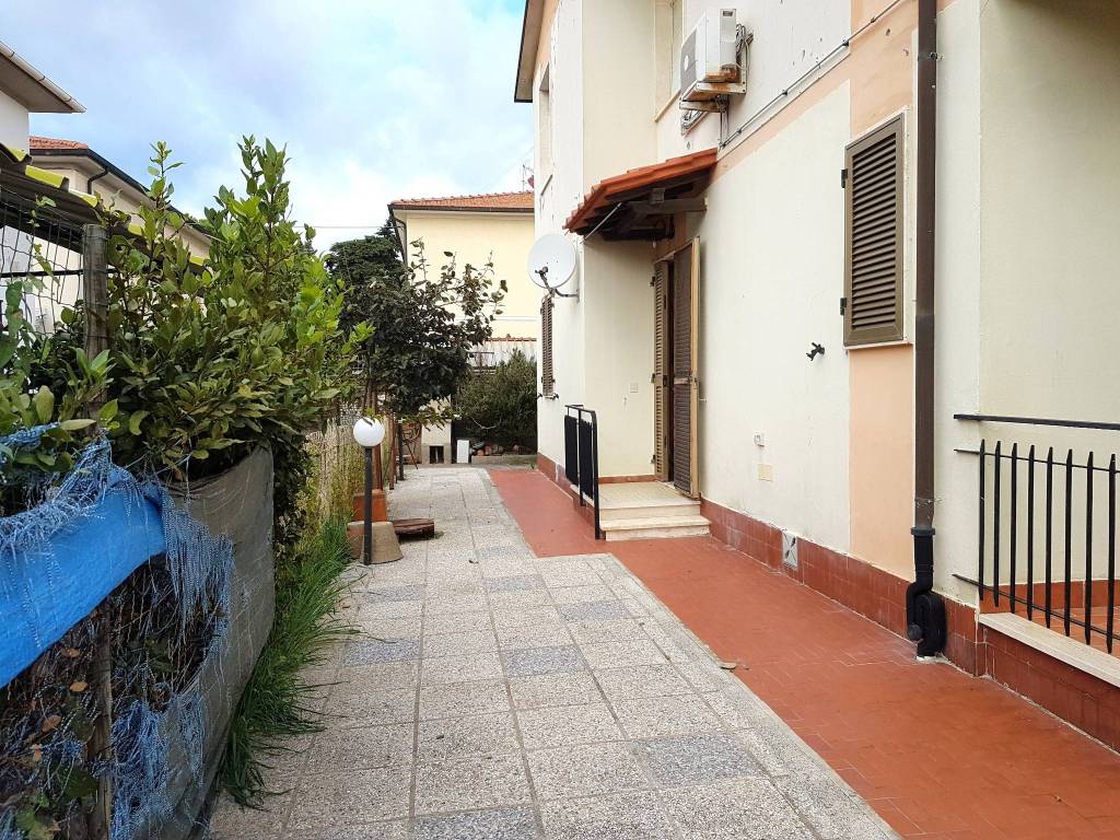 Appartamento a Cecina in Via Volturno - Foto 4