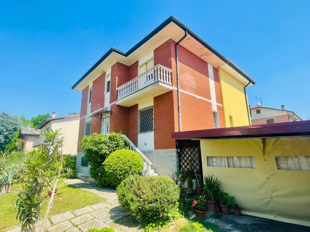 Casa indipendente a Ferrara in Via Luciano Carlotti - Foto 2