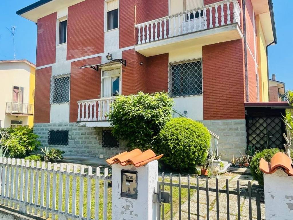 Casa indipendente a Ferrara in Via Luciano Carlotti - Foto 4