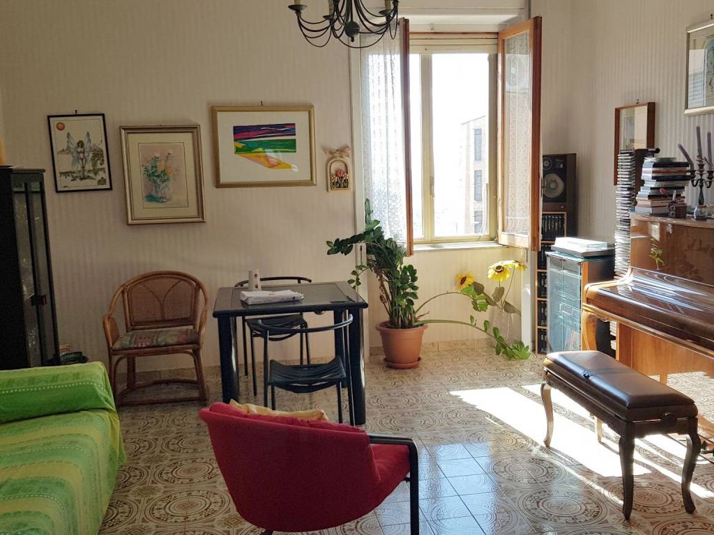 Appartamento a Salerno in Via Giuseppe De Caro, 34 - Foto 2