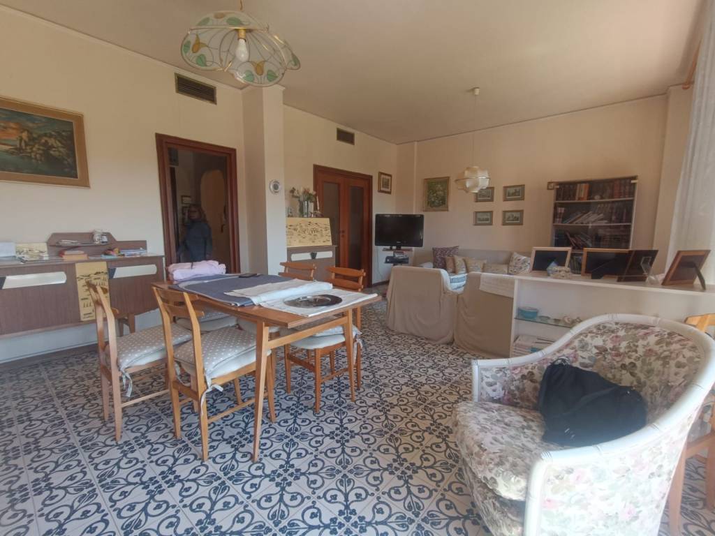 Appartamento a Latina in Via Don Luigi Sturzo, 43 - Foto 2