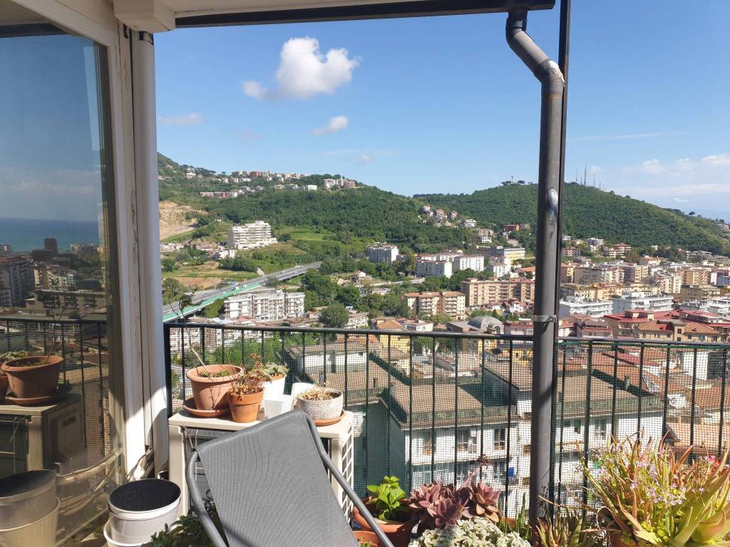 Appartamento a Salerno in Via Giuseppe De Caro, 14 - Foto 2