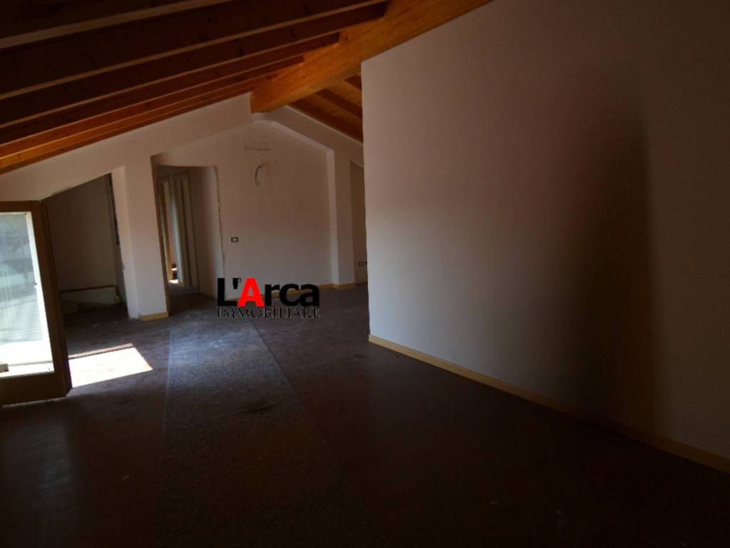 Attico / mansarda a Peschiera del garda in Viale Federico Marzan - Foto 2