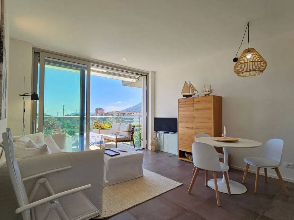 Appartamento a Albenga in Via Felice Chiesa, 61 - Foto 2