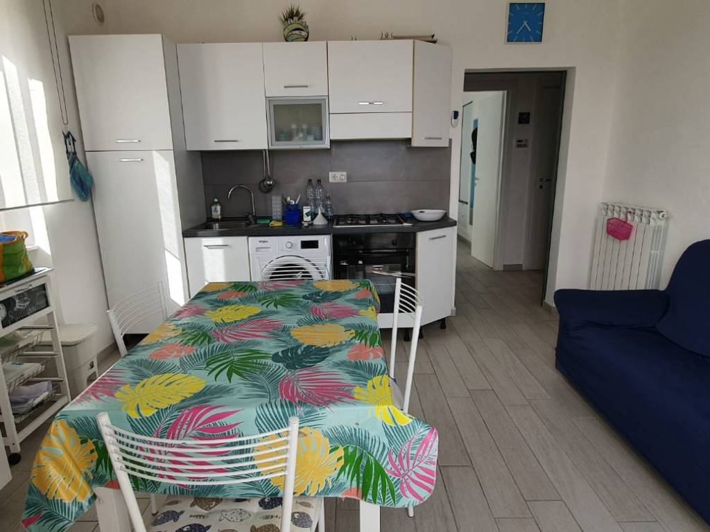 Appartamento a Follonica in Via Giovanni Merloni, 7 - Foto 2