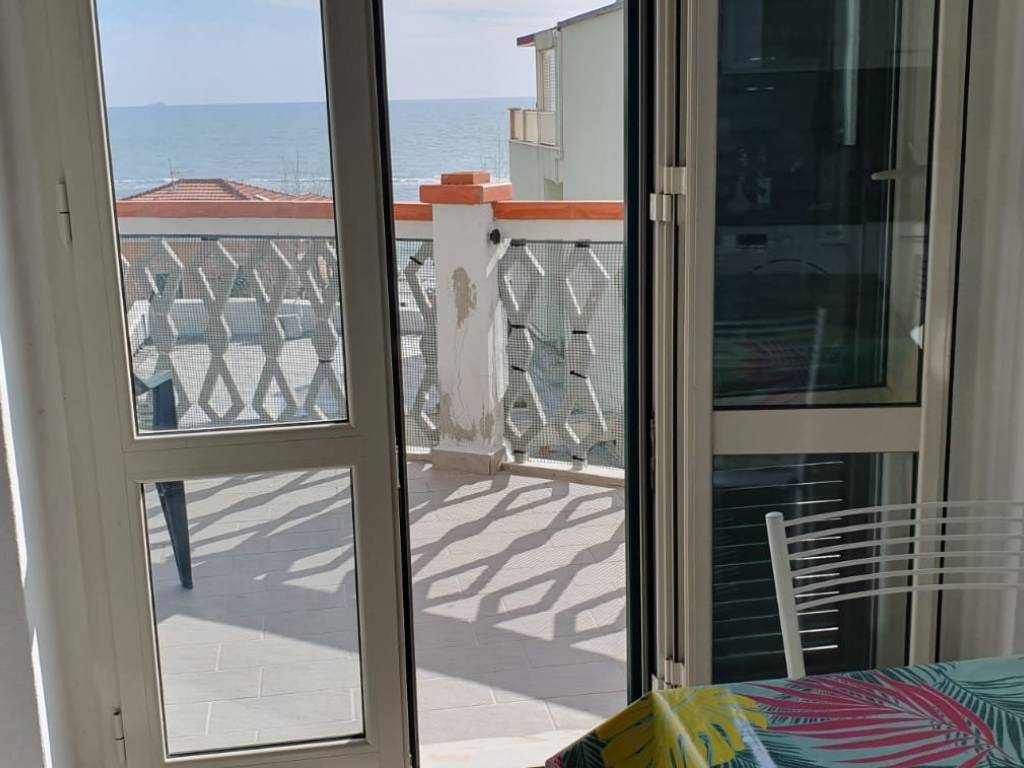 Appartamento a Follonica in Via Giovanni Merloni, 7 - Foto 4
