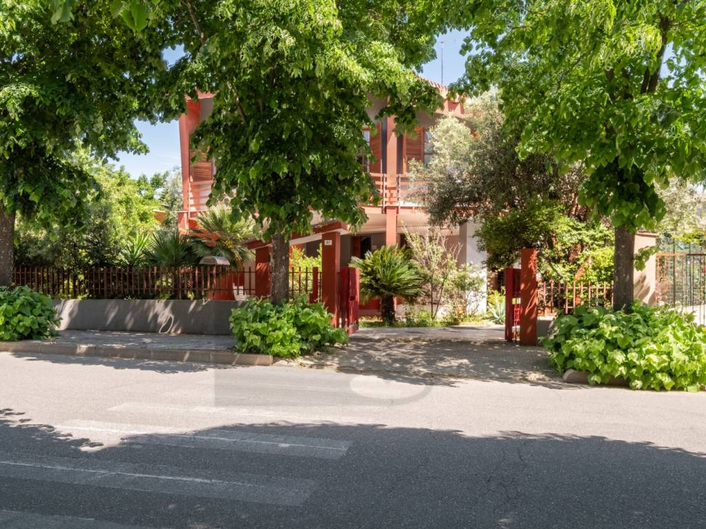 Villa a Guspini in Viale Giuseppe Di Vittorio, 67 - Foto 3