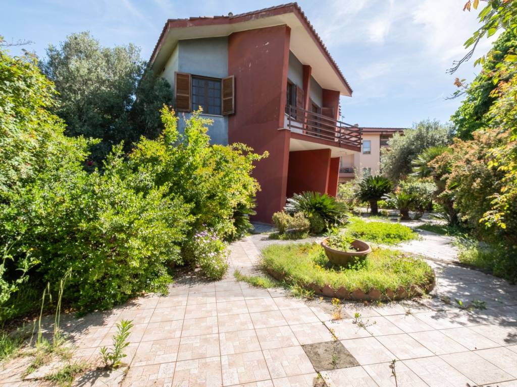 Villa a Guspini in Viale Giuseppe Di Vittorio, 67 - Foto 4