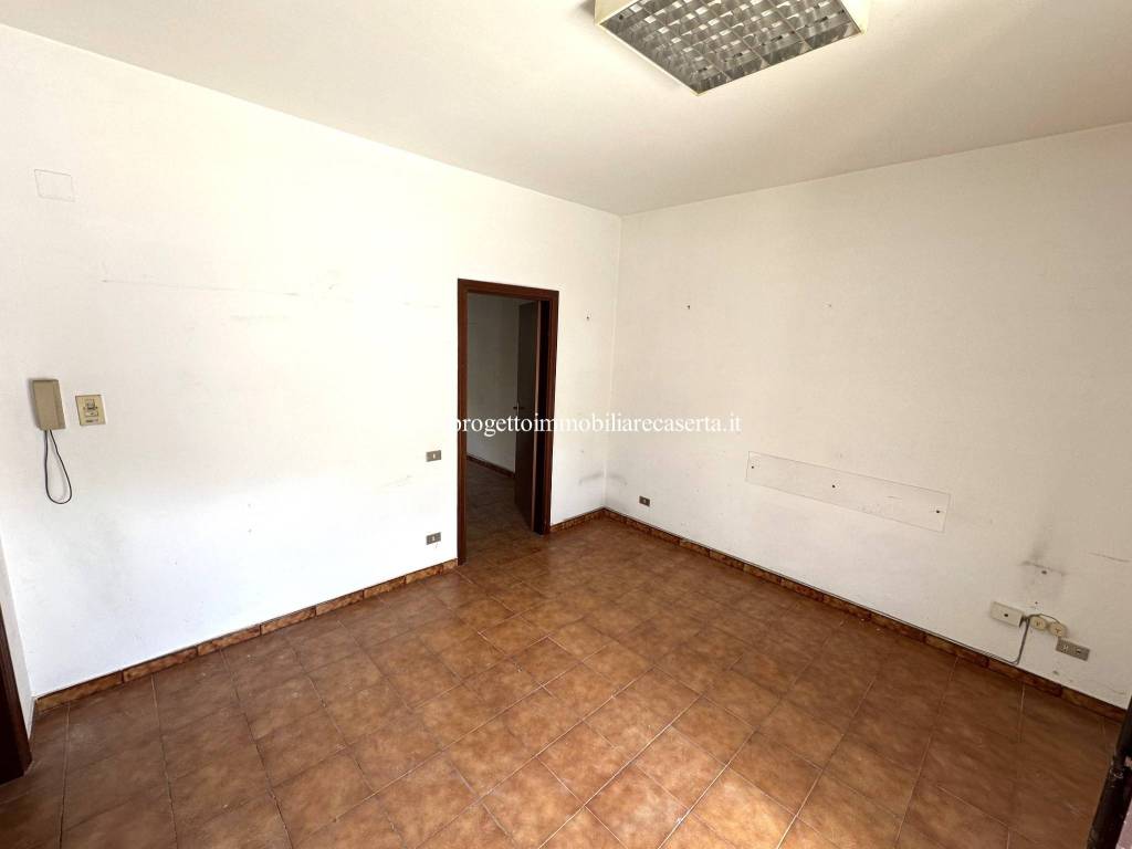 Immobile a Caserta in Via Eugenio Ruggiero - Foto 2