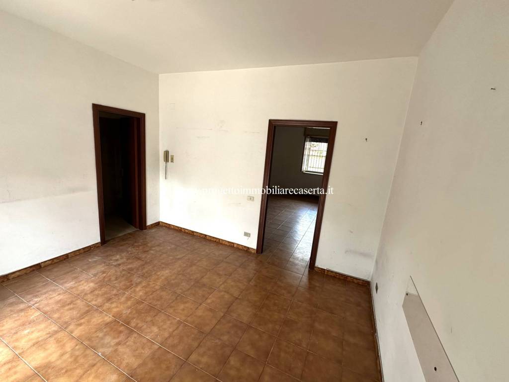 Immobile a Caserta in Via Eugenio Ruggiero - Foto 3