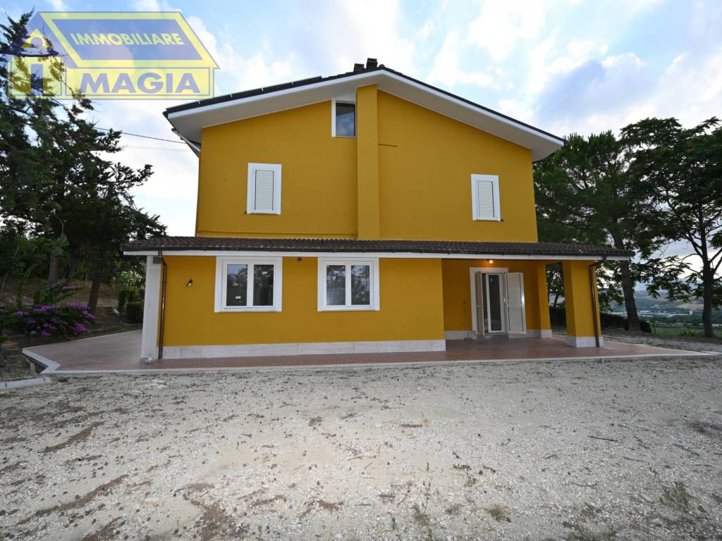 Casa indipendente a Maltignano in VIA DELLE QUERCE, 6 - Foto 2