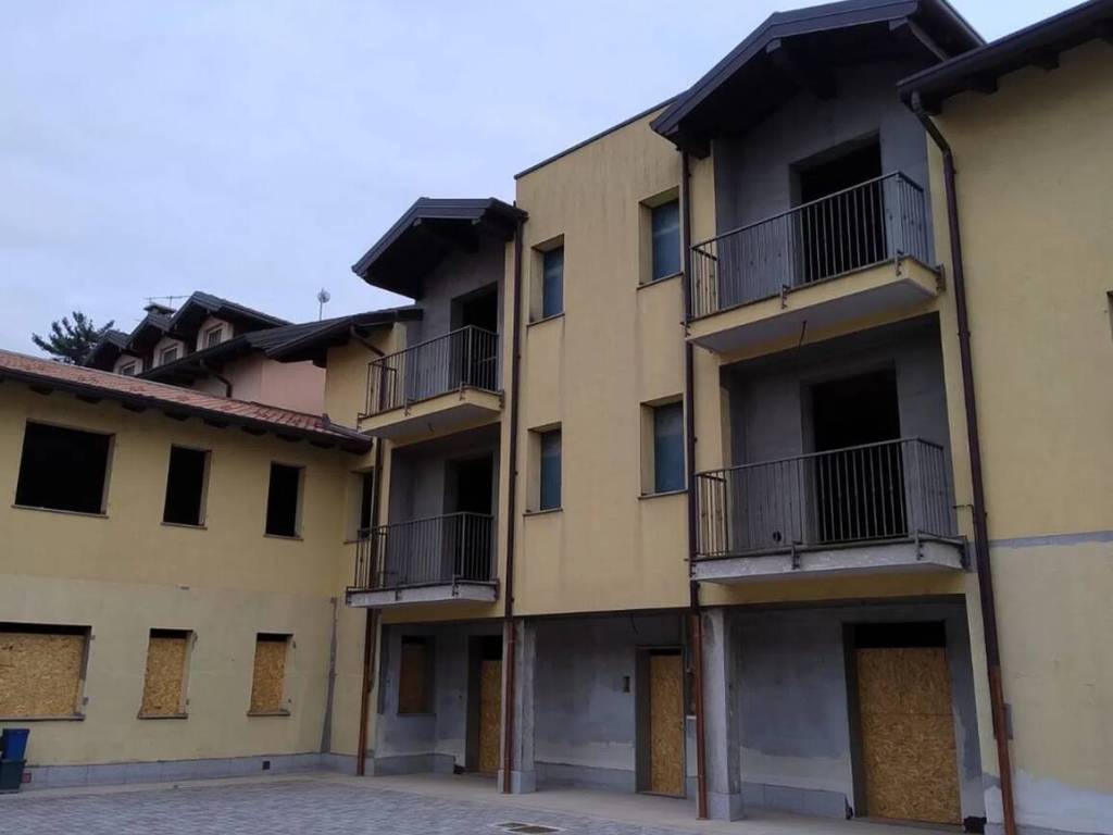 Appartamento a Lonate pozzolo in Via Matteotti, 7 - Foto 2