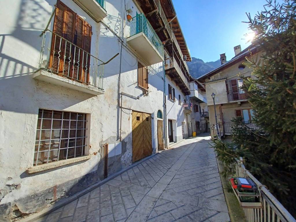 Appartamento a Pont-saint-martin in Via Roma, 53 - Foto 2