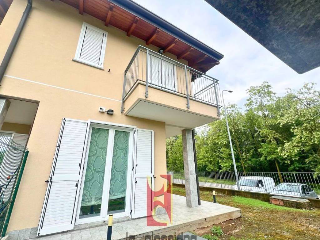 Villetta a schiera a Oggiona con santo stefano in Via Como - Foto 2
