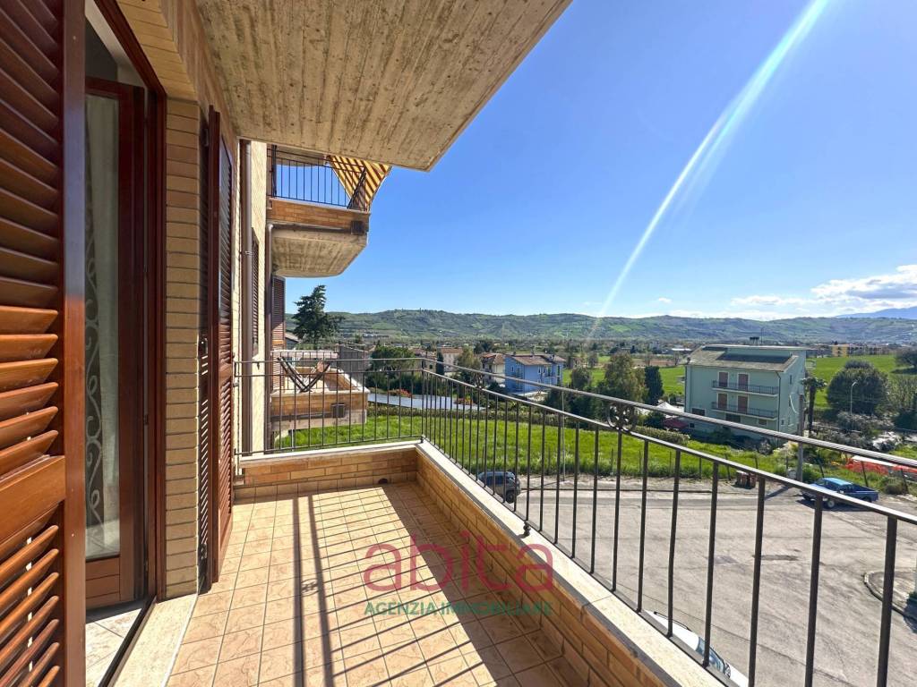 Appartamento a Monsampolo del tronto in Via ugo Foscolo, 14 - Foto 3