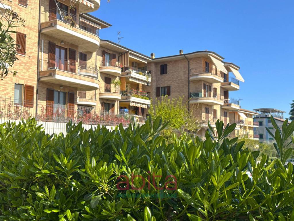 Appartamento a Monsampolo del tronto in Via ugo Foscolo, 14 - Foto 5