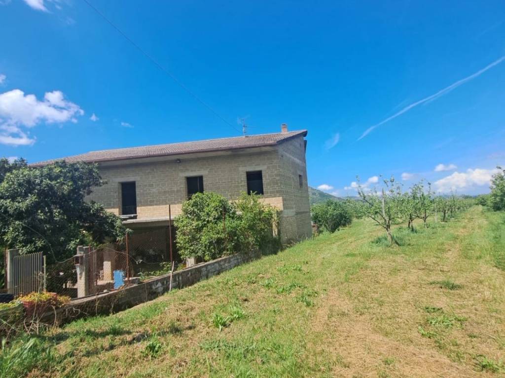 Villa a Sant'agata de' goti in Piazza Trieste - Foto 2