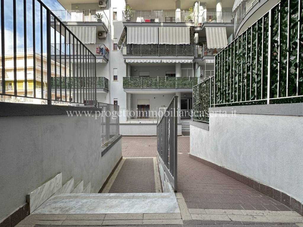 Attico / mansarda a San nicola la strada in Via Trieste - Foto 2