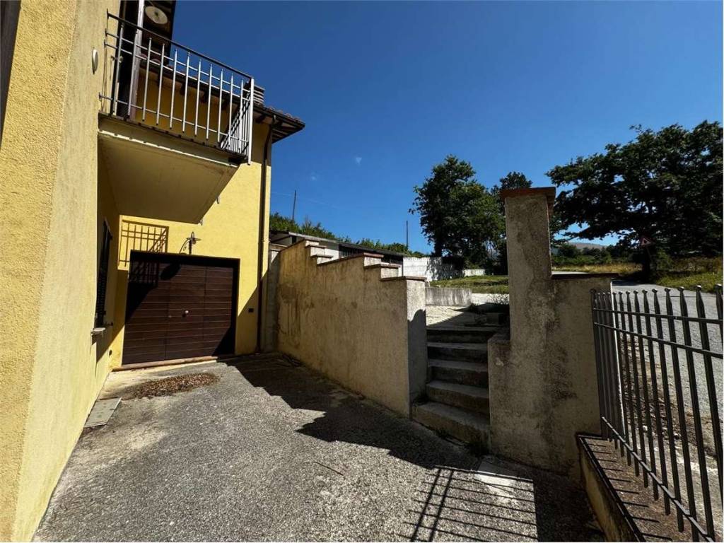 Villa a Nocera umbra in Località Serre Mosciano - Foto 3