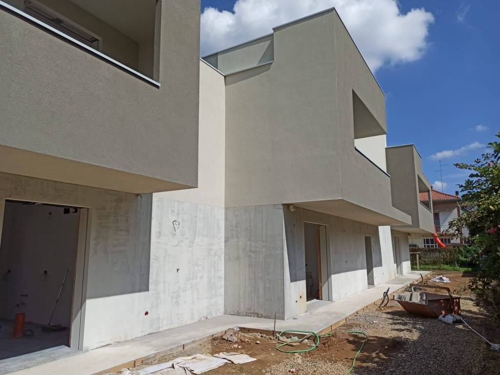 Appartamento a Gerenzano in Via del Laghetto - Foto 2