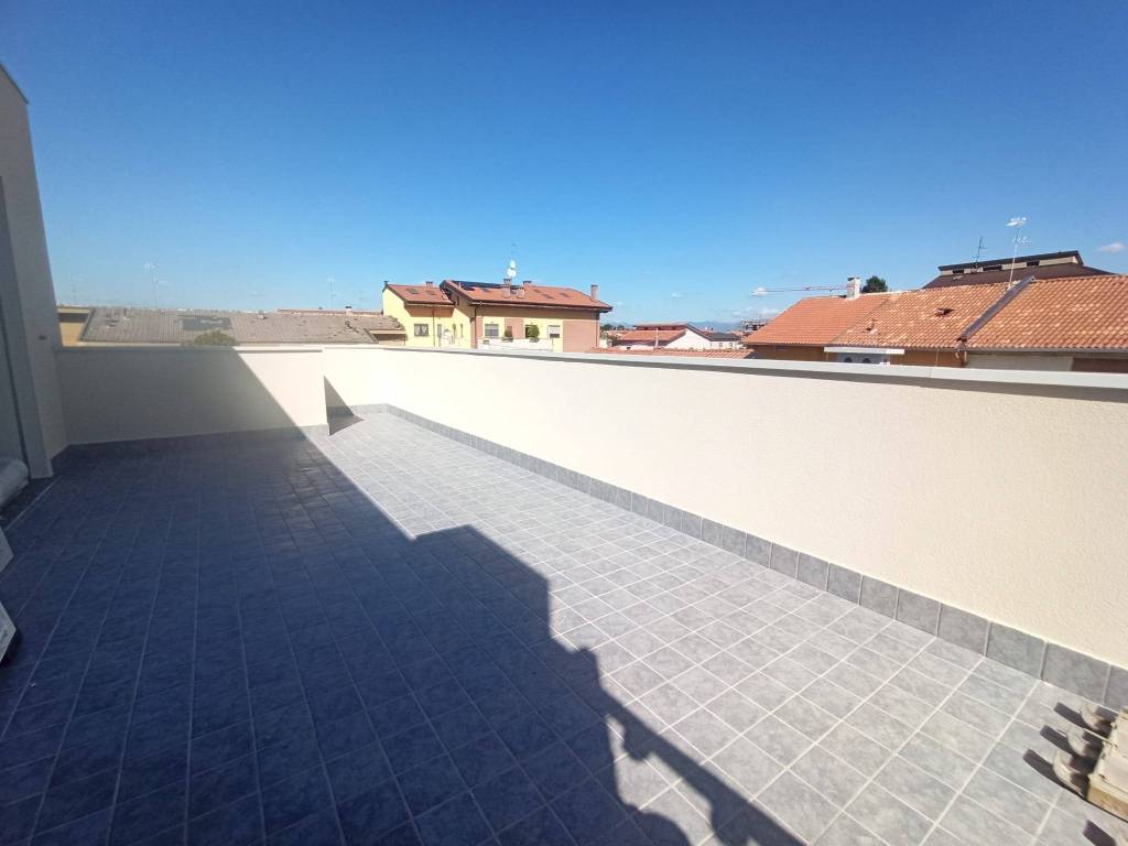 Appartamento a Gerenzano in Via del Laghetto - Foto 2