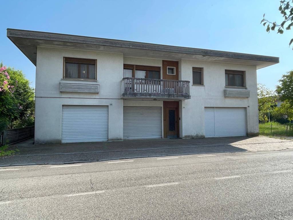 Villa a Muzzana del turgnano in Via Roma, 131 - Foto 2