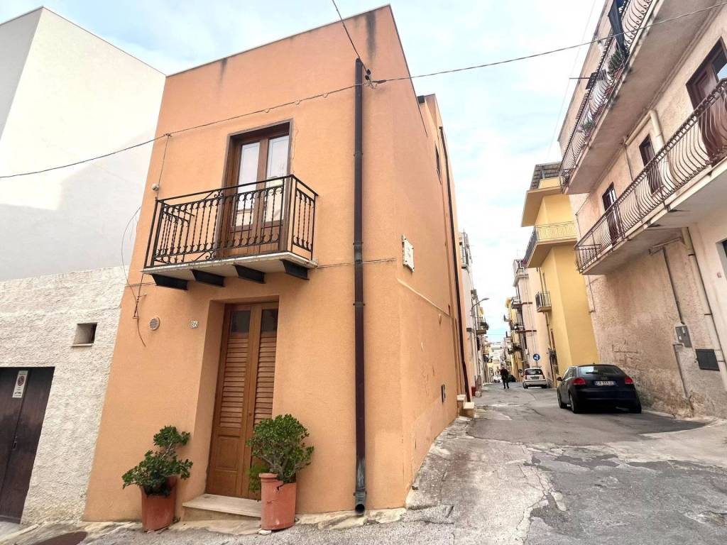 Casa indipendente a Castellammare del golfo in Via Cascio, 90 - Foto 2