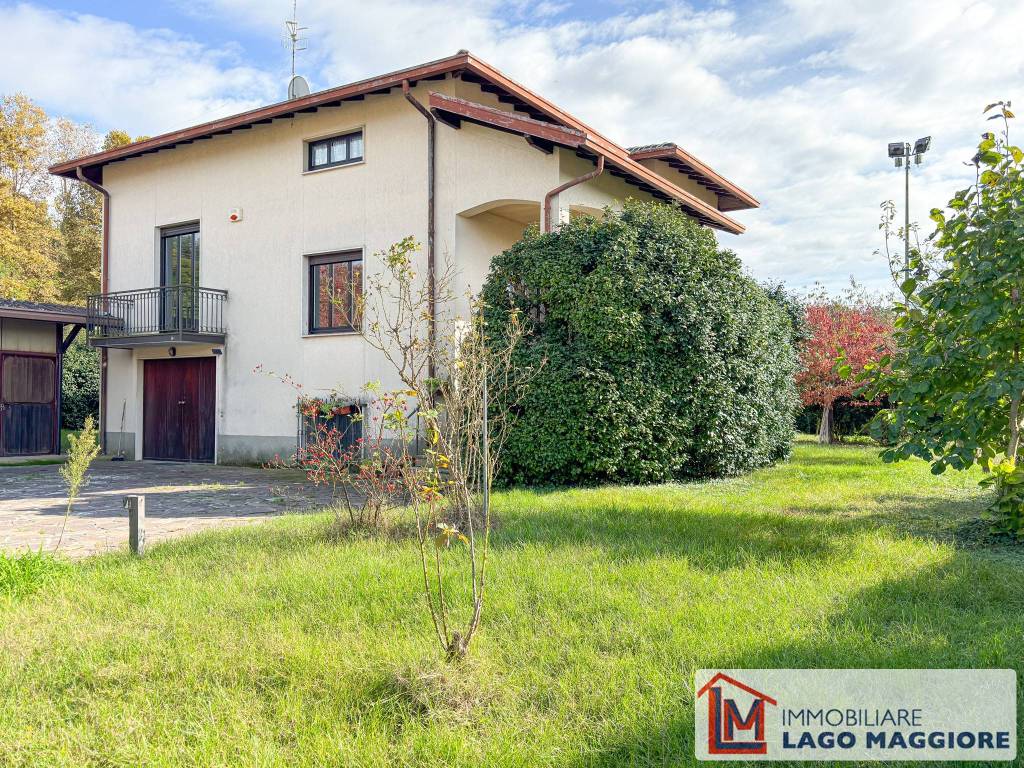 Villa a Travedona-monate in Via Luigi Pirandello - Foto 2