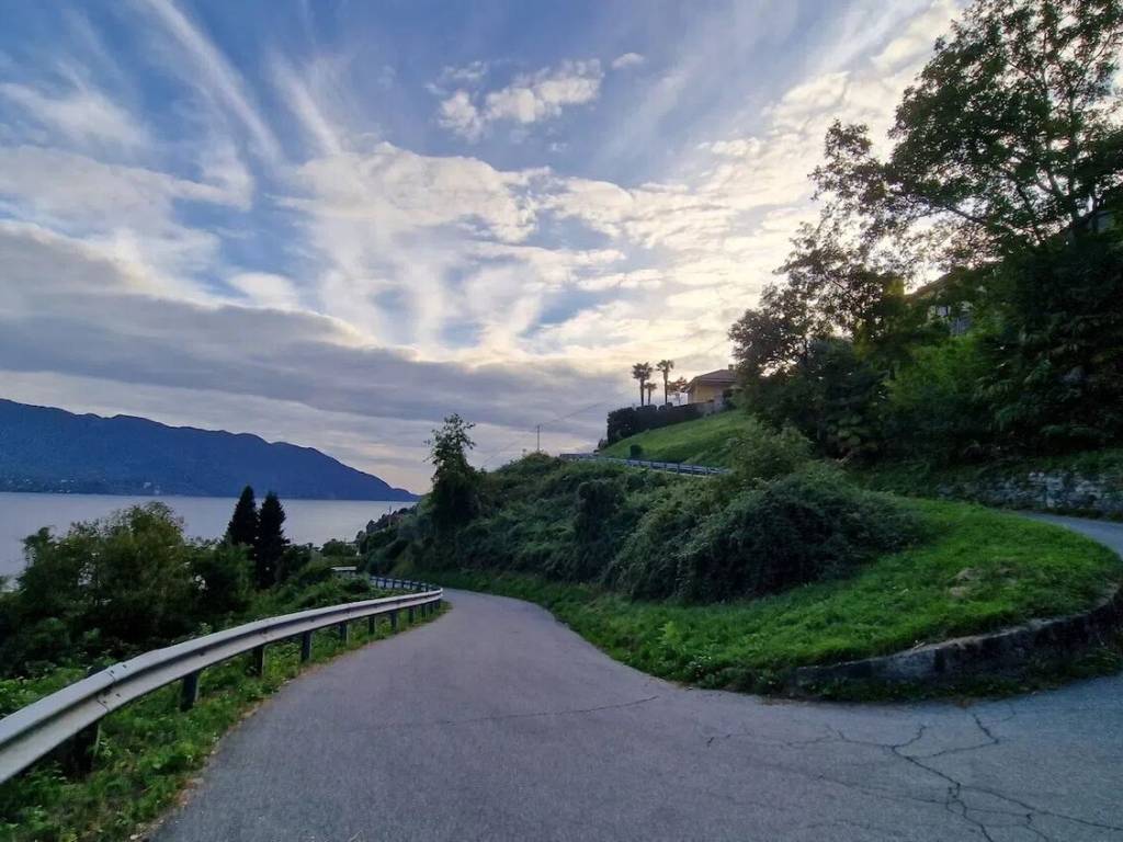 Terreno a Oggebbio in Strada Aldo Li Gobbi, 32 - Foto 2
