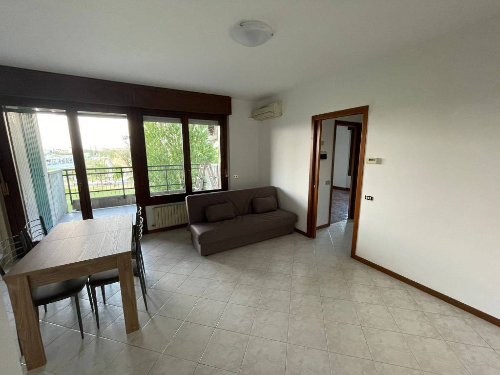 Appartamento a Buccinasco in Via Giuseppe Garibaldi, 15 - Foto 2