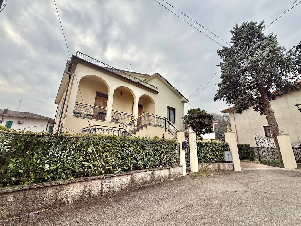 Villa a Ponti sul mincio in Via IV Novembre - Foto 2