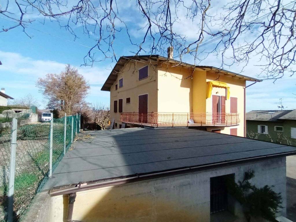 Villa a Castelnovo ne' monti in Via Casale - Foto 3