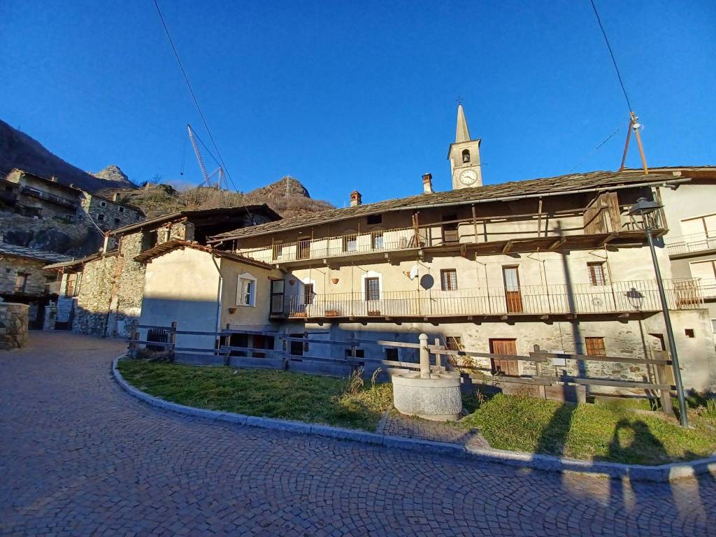 Casa indipendente a Donnas in Via Montey, 14 - Foto 3