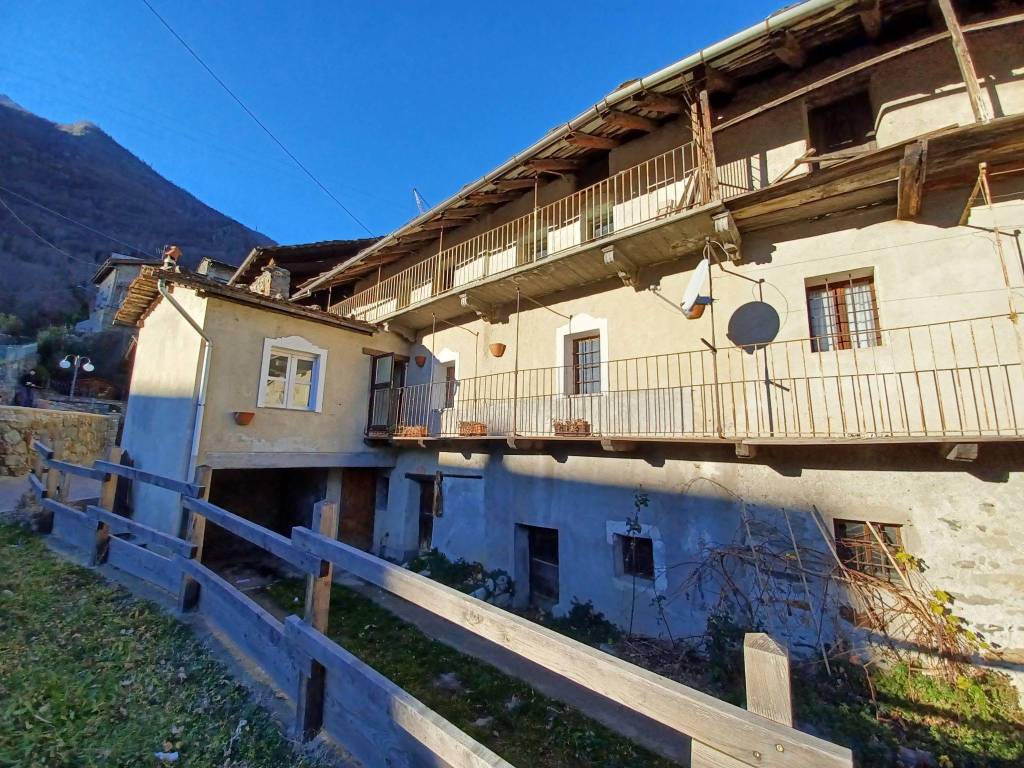 Casa indipendente a Donnas in Via Montey, 14 - Foto 5