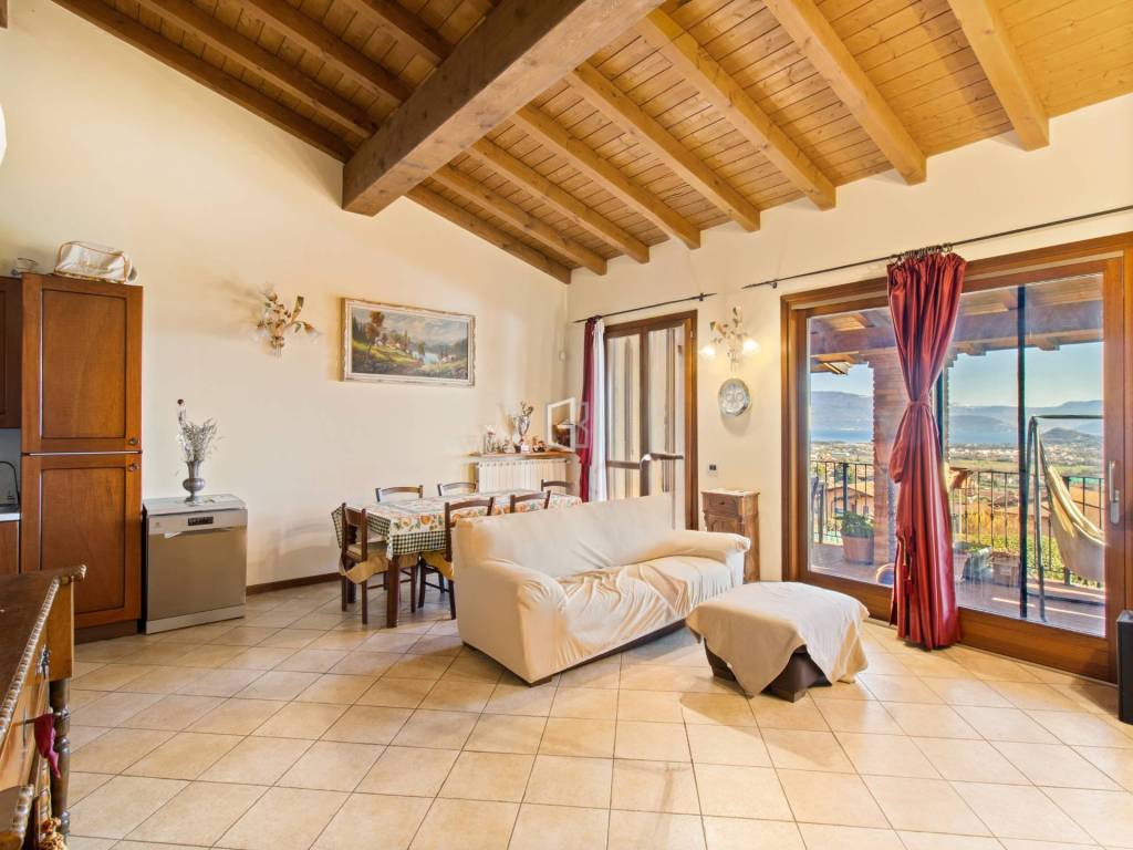 Appartamento a Polpenazze del garda in Via Lago Lucone, 8 - Foto 2