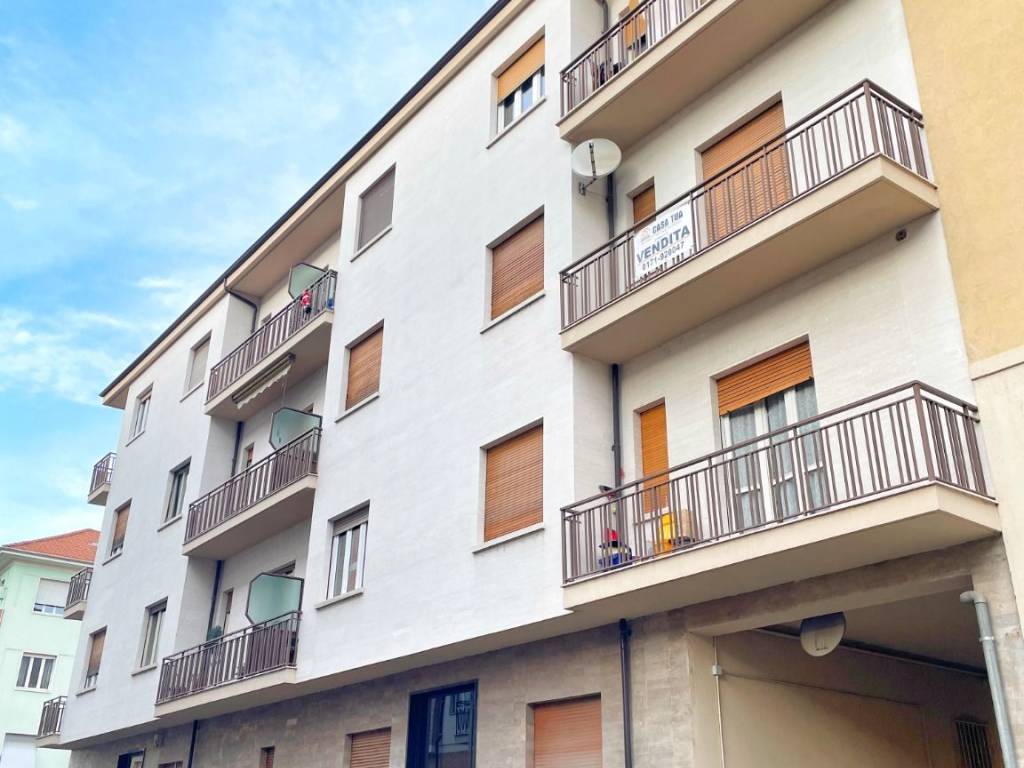 Appartamento a Cuneo in Via Giovanni Schiaparelli, 38 - Foto 2