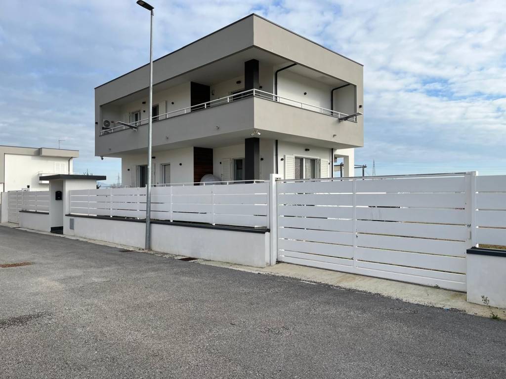 Villa a Villa literno in Via Rubicone - Foto 2