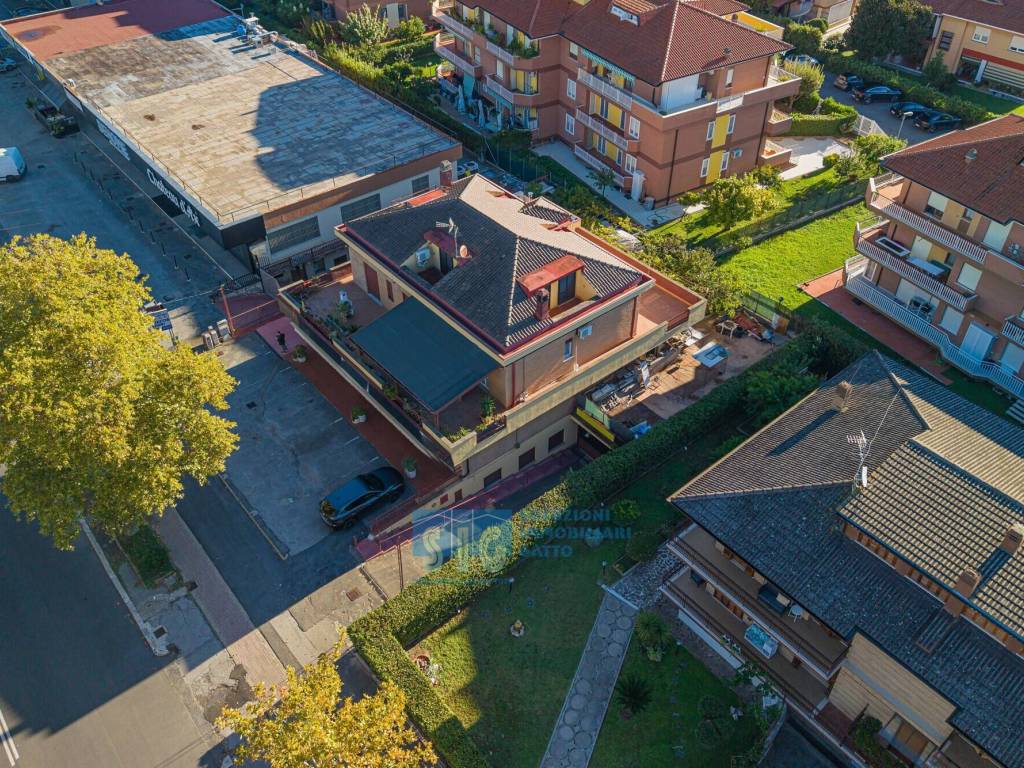 Palazzo / stabile a Latina in Via del Lido, 49 - Foto 2