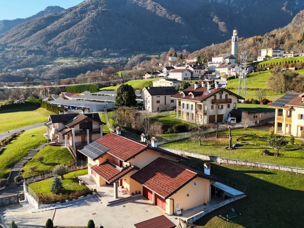 Villa a San gregorio nelle alpi in Via Dell'Emigrante - Foto 2