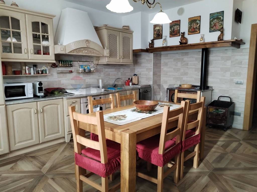 Villa a San gregorio nelle alpi in Via Dell'Emigrante - Foto 5