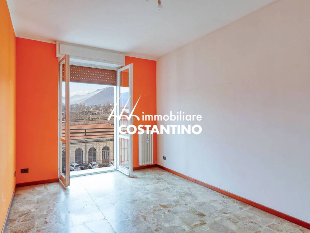 Appartamento a Luino in Piazzale Guglielmo Marconi, 43 - Foto 5